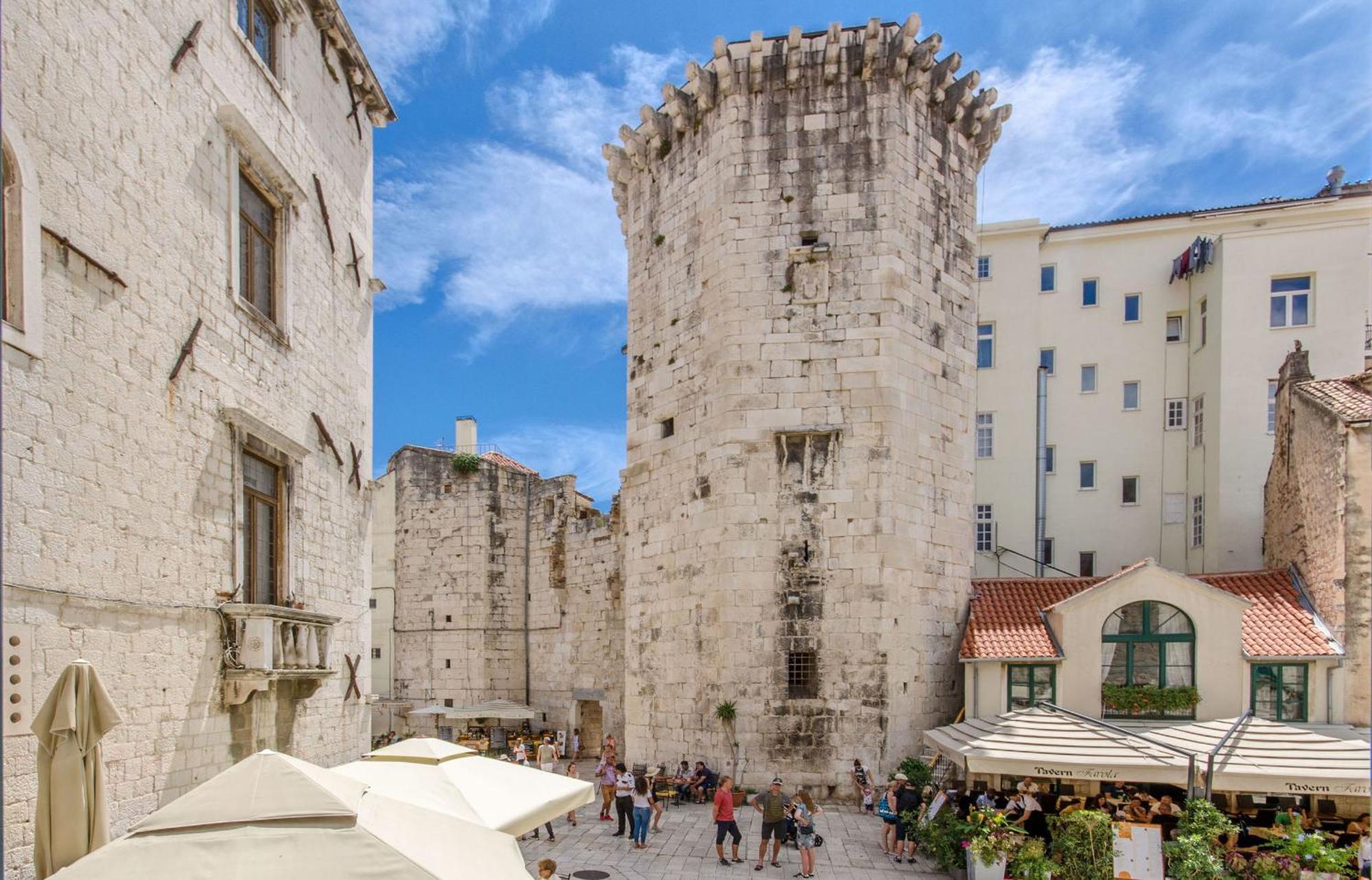 Apartments And Room Poesia Split Exterior photo