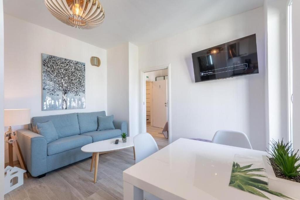 Apartments And Room Poesia Split Exterior photo